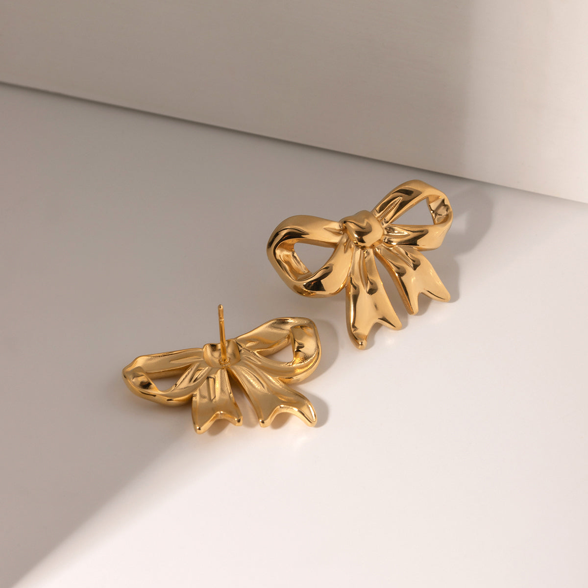 Bow Me Up Earrings
