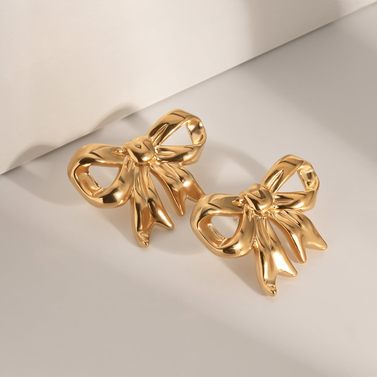 Bow Me Up Earrings
